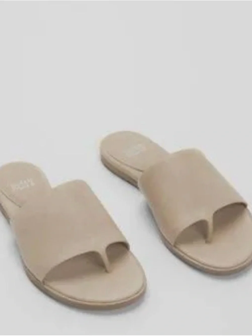 Eileen Fisher Cream Leather Toe-Loop Slide Sandals